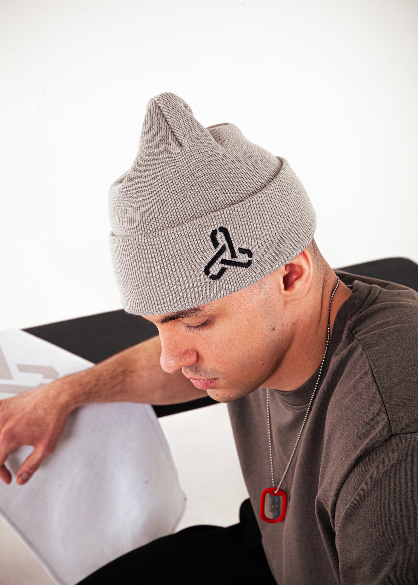 UNBREAKABLE BEANIE GREY