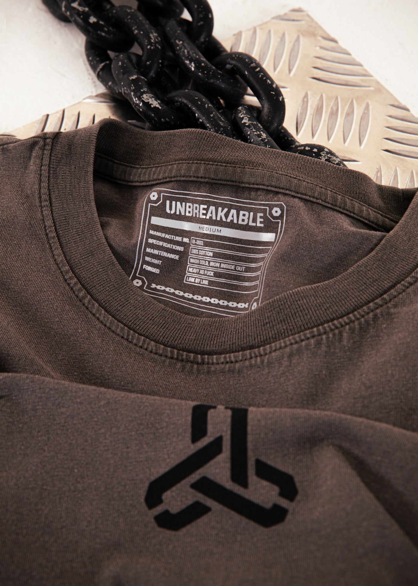 UNBREAKABLE CHAINS T-SHIRT WASHED GREY
